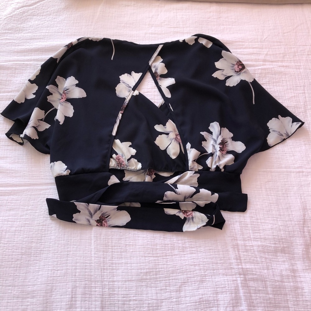Floral Open-Back Blouse Top - Picture 4 of 6